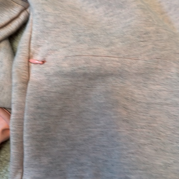 Adorable peach blush heather tone cropped Adidas sweatshirt size medium. - Picture 5 of 10